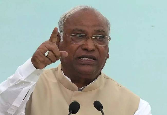 ECI has turned into 'BJP's back-office for Vote Chori': Mallikarjun Kharge